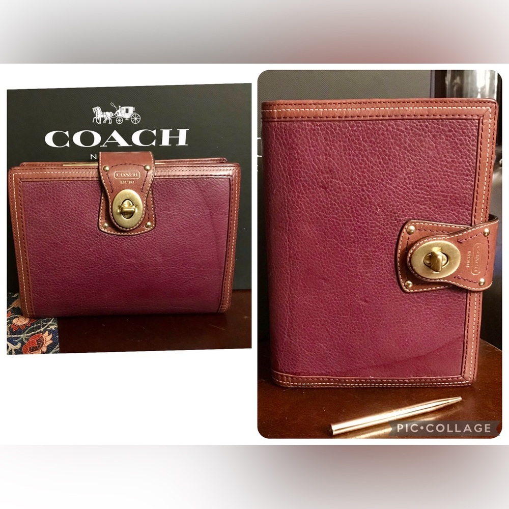 ☺️ SOLD 👏🏻👏🏻👏🏻 Coach Turnlock 8” x 5” Planner